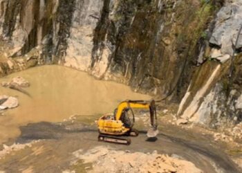 ಕಾರಿಂಜ: ಮತ್ತೆ ಪ್ರಾರಂಭವಾದ ಗಣಿಗಾರಿಕೆ..!! ಹಿಂ.ಜಾ.ವೇ. ಕಾರ್ಯಕರ್ತರಿಂದ ಜಿಲ್ಲಾಧಿಕಾರಿಗೆ ಮಾಹಿತಿ : ದಾಳಿ ನಡೆಸಿದ ತಹಶೀಲ್ದಾರ್..!!