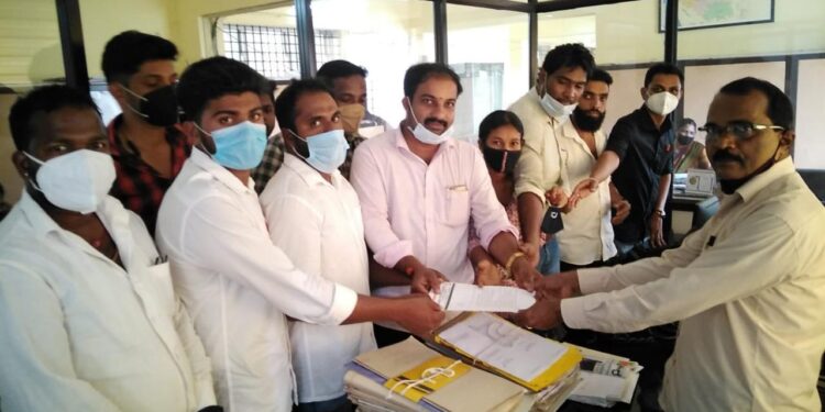 ಪುತ್ತೂರು: ವೀಕೆಂಡ್ ಕರ್ಫ್ಯೂ, ನೈಟ್ ಕರ್ಫ್ಯೂ ಆದೇಶ ಮರುಪರಿಶೀಲಿಸಿ ಹಿಂಪಡೆಯುವಂತೆ ಯುವ ಕಾಂಗ್ರೆಸ್ ವತಿಯಿಂದ ಎಸಿಗೆ ಮನವಿ..!!