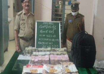 ಮಂಗಳೂರು ಪೊಲೀಸರ ಭರ್ಜರಿ ಬೇಟೆ: ಅಕ್ರಮವಾಗಿ ಸಾಗಿಸ್ತಿದ್ದ 1.48 ಕೋಟಿ ರೂ. ನಗದು, ಚಿನ್ನಾಭರಣ ಸೀಜ್..!!