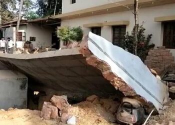 ಕಲ್ಲಡ್ಕ: ಹೆದ್ದಾರಿ ಕಾಮಗಾರಿ ವೇಳೆ ಡಾ. ಪ್ರಭಾಕರ್ ಭಟ್ ಮನೆಯ ಕಾಂಪೌಂಡ್ ಕುಸಿತ..!!