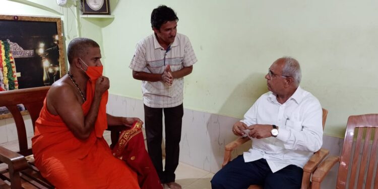 ಕಾರಿಂಜೇಶ್ವರದ ಗಣಿಗಾರಿಕೆ ನಿಲ್ಲಿಸಲು ಕ್ರಮಕೈಗೊಳ್ಳಿ : ಗಣಿ ಸಚಿವ ಹಾಲಪ್ಪಆಚಾರ್ ಗೆ ಪೇಜಾವರ ಶ್ರೀ ಅಹವಾಲು