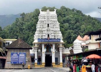 ವೀಕೆಂಡ್ ಕರ್ಫ್ಯೂ ಹಿನ್ನೆಲೆ: ಕುಕ್ಕೆ ಸುಬ್ರಹ್ಮಣ್ಯ ದೇವಸ್ಥಾನದಲ್ಲಿ ಸೇವೆಗಳು ರದ್ದು..!! ವಾರಾಂತ್ಯ ದೇವರ ದರ್ಶನಕ್ಕೂ ನಿರ್ಬಂಧ