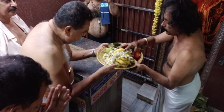 ಶರತ್ ಮಡಿವಾಳ ಕೊಲೆ ಆರೋಪ: ಪಣೋಲಿಬೈಲು ಕಲ್ಲುರ್ಟಿ ದೈವದ ಮೊರೆ ಹೋದ ಮಾಜಿ ಸಚಿವ ರಮಾನಾಥ ರೈ