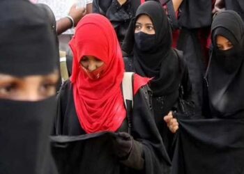 ಪುತ್ತೂರು: ಸರಕಾರಿ ಪ್ರಥಮ ದರ್ಜೆ ಕಾಲೇಜಿಗೆ ಹಿಜಾಬ್ ಧರಿಸಿಕೊಂಡು ಬಂದ ವಿದ್ಯಾರ್ಥಿನಿಯರು: ತರಗತಿ ಪ್ರವೇಶಕ್ಕೆ ನಿರಾಕರಣೆ:; ಕಾಲೇಜಿಗೆ ರಜೆ ಘೋಷಣೆ..!!!