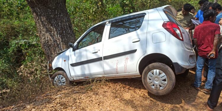 ವಿಟ್ಲ: ನಿಯಂತ್ರಣ ತಪ್ಪಿ ಕಾರು ಮರಕ್ಕೆ ಡಿಕ್ಕಿ: ಇಬ್ಬರಿಗೆ ಗಾಯ: ಓರ್ವ ಗಂಭೀರ..!!