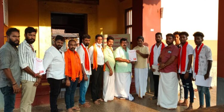 ಹಿಂ.ಜಾ.ವೇ ವತಿಯಿಂದ “ಮನೆ ಸಂಪರ್ಕ ಜನಜಾಗರಣ ಅಭಿಯಾನ” ಅಂಗವಾಗಿ ವಿಟ್ಲ ಪೇಟೆಯಲ್ಲಿ ಸಹಿ ಸಂಗ್ರಹ ಅಭಿಯಾನ