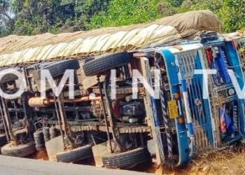 ಉಪ್ಪಿನಂಗಡಿ : ಕರ್ವೇಲ್ ನಲ್ಲಿ ಚಾಲಕನ ನಿಯಂತ್ರಣ ತಪ್ಪಿ ಲಾರಿ ಪಲ್ಟಿ..!!