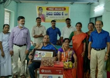 ಕೇಪು: ಅಡ್ಯನಡ್ಕ ಪ್ರಾಥಮಿಕ ಆರೋಗ್ಯ ಕೇಂದ್ರದಲ್ಲಿ ಸುಮಾರು 31 ವರ್ಷಗಳ ಕಾಲ ಶುಶ್ರೂಷಾಧಿಕಾರಿಯಾಗಿ ಸೇವೆ ಸಲ್ಲಿಸಿದ ರತಿದೇವಿ ರವರಿಗೆ ಬೀಳ್ಕೊಡುಗೆ ಸಮಾರಂಭ