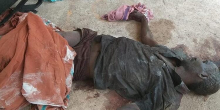 ಬೆಳ್ಳಾರೆ: ಪೇಟೆಯಲ್ಲಿ ವ್ಯಕ್ತಿಯೋರ್ವರ ಮೃತದೇಹ ಪತ್ತೆ..!!