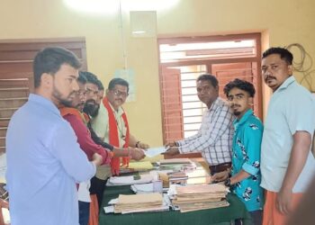 ಹಿಜಾಬ್ ಪ್ರಕರಣವನ್ನು ಎನ್.ಐ.ಎ. ತನಿಖೆಗೆ ನೀಡುವಂತೆ ವಿ.ಹಿಂ.ಪ. ವಿಟ್ಲ ಪ್ರಖಂಡದ ವತಿಯಿಂದ ಉಪತಹಶೀಲ್ದಾರ್ ಮೂಲಕ ಮುಖ್ಯಮಂತ್ರಿಗೆ ಮನವಿ