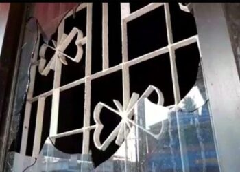 ಉಡುಪಿ: ಹಿಜಬ್ ಹೋರಾಟಗಾರ್ತಿಯ ಅಣ್ಣನ ಮೇಲೆ ಹಲ್ಲೆ: ತಂದೆ ಹೋಟೆಲ್ ಗೆ ಕಲ್ಲು ತೂರಾಟ..!!