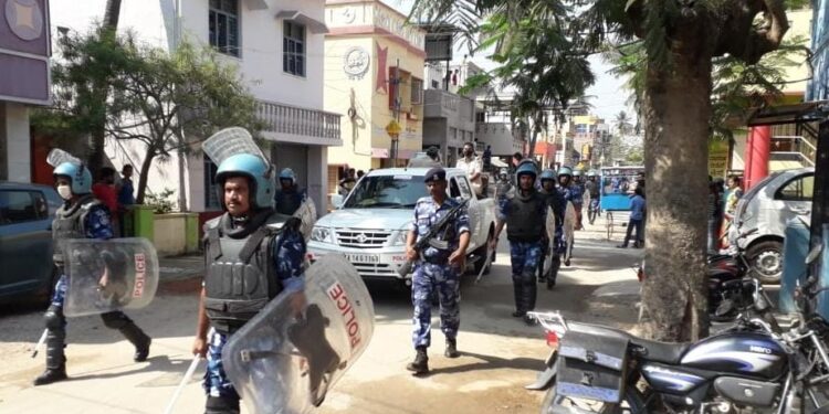 ಶಿವಮೊಗ್ಗದಲ್ಲಿ ಖಾಕಿ ಕಣ್ಗಾವಲು: ಆರ್.ಎ.ಎಫ್. ರೂಟ್ ಮಾರ್ಚ್: ಭದ್ರತೆಗೆ ಪೊಲೀಸರ ನಿಯೋಜನೆ..!!