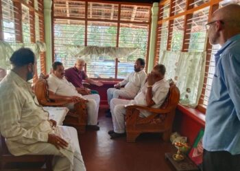 ವಿಟ್ಲ: ಸಿಟಿ ಲಯನ್ಸ್ ಕ್ಲಬ್ ನ ಸದಸ್ಯರಾದ ದಿನಕರ್ ಆಳ್ವ ರವರ ಮನೆಗೆ ಭೇಟಿ ನೀಡಿದ ಮಾಜಿ ಸಚಿವ ರಮಾನಾಥ ರೈ