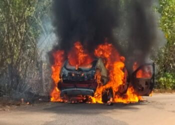 ವಿಟ್ಲ: ಚಲಿಸುತ್ತಿದ್ದ ಕಾರಿನಲ್ಲಿ ಆಕಸ್ಮಿಕವಾಗಿ ಬೆಂಕಿ: ಮಾರ್ಗ ಮಧ್ಯೆಯೇ ಹೊತ್ತಿ ಉರಿದ ಕಾರು.!!