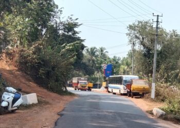 ವಿಟ್ಲ: ಅಪಘಾತ ವಲಯವಾಗಿರುವ ಕಾಶಿಮಠದಲ್ಲಿ ಬ್ಯಾರಿಕೇಡ್ ಅಳವಡಿಕೆಗೆ ಸಾರ್ವಜನಿಕರಿಂದ ಆಗ್ರಹ