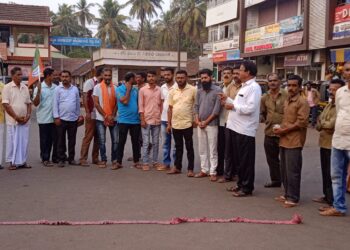 ನಾಲ್ಕು ರಾಜ್ಯಗಳ ವಿಧಾನಸಭಾ ಚುನಾವಣೆಯಲ್ಲಿ ಬಿಜೆಪಿ ಅಭೂತಪೂರ್ವ ಜಯಗಳಿಸಿದ ಹಿನ್ನೆಲೆ: ವಿಟ್ಲ ನಗರ ಬಿಜೆಪಿ ವತಿಯಿಂದ ಪಟಾಕಿ ಸಿಡಿಸಿ ವಿಜಯೋತ್ಸವ