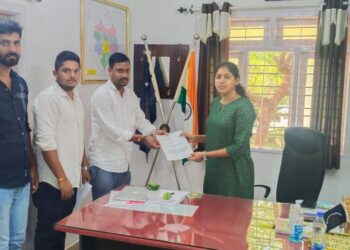 ಪುತ್ತೂರು: ಬಿಜೆಪಿ ಯುವ ಮೋರ್ಚಾ ಕಾರ್ಯದರ್ಶಿ ಚಂದ್ರಹಾಸ ರಿಗೆ ಜೀವಬೆದರಿಕೆ ಪ್ರಕರಣ: ಆರೋಪಿಗಳ ಶೀಘ್ರ ಬಂಧನಕ್ಕೆ ಒತ್ತಾಯಿಸಿ  ಬಿಜೆಪಿ ಯುವ ಮೋರ್ಚಾದಿಂದ  ಡಿವೈಎಸ್ಪಿ ಗೆ ಮನವಿ