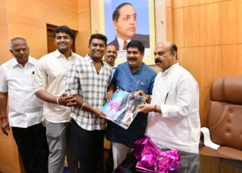 ತುಳು ಆಲ್ಬಮ್ ಸಾಂಗ್ “ಡಾರ್ಲಿಂಗ್ ನಿಕ್ಕಾದೆ” ಬಿಡುಗಡೆ ದಿನಾಂಕದ ಪೋಸ್ಟರ್ ಬಿಡುಗಡೆಗೊಳಿಸಿದ ಮುಖ್ಯಮಂತ್ರಿ ಬಸವರಾಜ್ ಬೊಮ್ಮಾಯಿ