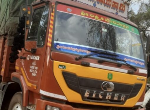 ಗಡಿಯಾರ: ಶಾಲೆ ಬಿಟ್ಟು ಮನೆಗೆ ದ್ವಿಚಕ್ರ ವಾಹನದಲ್ಲಿ ತೆರಳುತ್ತಿದ್ದ ತಂದೆ-ಮಗನಿಗೆ ವಾಹನ ಡಿಕ್ಕಿ: ಬಾಲಕ ಗಂಭೀರ.!!