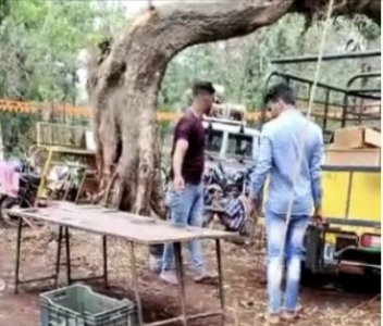 ಕೊಡಗಿನಲ್ಲಿ ಹೊತ್ತಿದ ಧರ್ಮ ಕಿಡಿ: ಮುಸ್ಲಿಂ ವ್ಯಾಪಾರಿಗಳ ಅಂಗಡಿ ತೆರವುಗೊಳಿಸಿದ ಬಜರಂಗದಳ