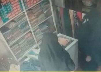 ತೊಕ್ಕೊಟ್ಟು: ಬಟ್ಟೆ ಮಳಿಗೆಯಲ್ಲಿ ಕಳ್ಳಿಯರ ಕರಾಮತ್ತು: ಬುರ್ಖಾದೊಳಗೆ ಬಟ್ಟೆ ಇಟ್ಟು ಎಸ್ಕೇಪ್..!!