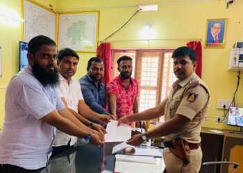 ಮುಸ್ಲಿಂ ಸಮುದಾಯ ಬಗ್ಗೆ ನಿಂದನೆ ಆರೋಪ: ಪಬ್ಲಿಕ್ ಟಿವಿ ಅರುಣ್ ಬಡಿಗಾರ್ ವಿರುದ್ಧ ವಿಟ್ಲ ಪೊಲೀಸ್ ಠಾಣೆಗೆ ದೂರು..!!