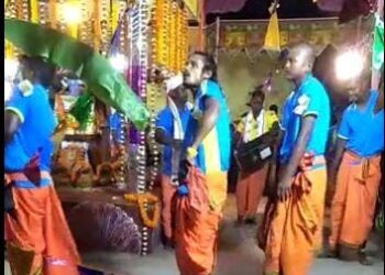 ಭಜನೆಗೂ ಕಾಲಿಟ್ಟ “ಪುಷ್ಪಾ” ಸಿನೆಮಾದ “ಶ್ರೀವಲ್ಲಿ” ಹಾಡಿನ ಸ್ಟೆಪ್: ಸಾಮಾಜಿಕ ಜಾಲತಾಣಗಳಲ್ಲಿ ವೀಡಿಯೋ ವೈರಲ್..!!