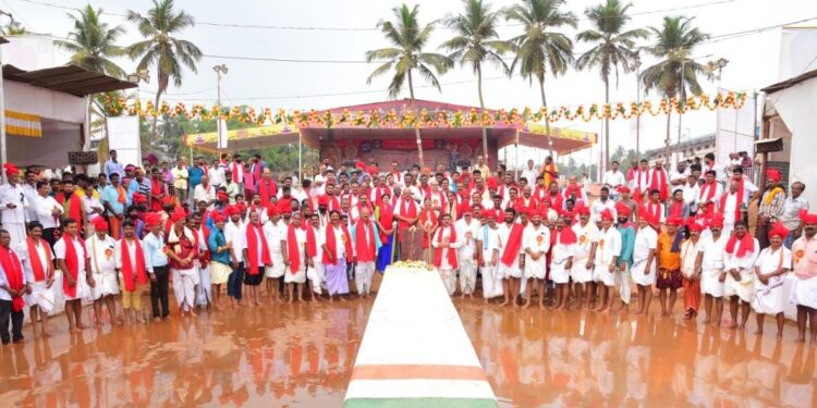 ಪುತ್ತೂರು: 29ನೇ ವರ್ಷದ ‘ಕೋಟಿ-ಚೆನ್ನಯ’ ಜೋಡುಕರೆ ಕಂಬಳಕ್ಕೆ ಅದ್ದೂರಿ ಚಾಲನೆ