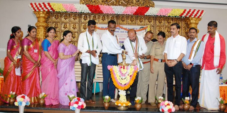 ಬಂಟ್ವಾಳ: ಶ್ರೀ ಕ್ಷೇತ್ರ ಧರ್ಮಸ್ಥಳ ಗ್ರಾಮಾಭಿವೃದ್ಧಿ ಯೋಜನೆ ಬಿಸಿ ಟ್ರಸ್ಟ್ (ರಿ) ತುಂಬೆ ವಲಯ ವ್ಯಾಪ್ತಿಯ ಒಕ್ಕೂಟಗಳ ಪದಗ್ರಹಣ ಹಾಗೂ ವಲಯದ ನೂತನ ಅಧ್ಯಕ್ಷರಿಗೆ ಅಧಿಕಾರ ಹಸ್ತಾಂತರ ಸಮಾರಂಭ