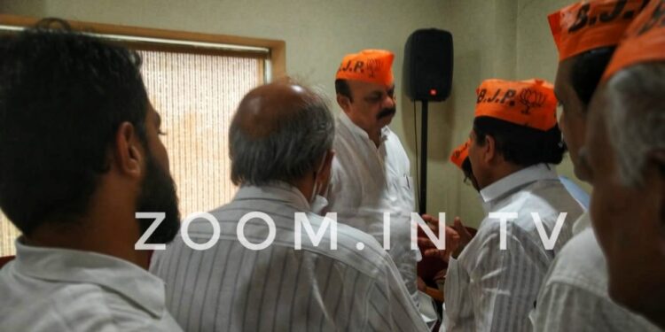 ಬಂಟ್ವಾಳ:  ಸಿ.ಎಂ ಭೇಟಿ ಮಾಡಿದ ಹಿಂ.ಜಾ.ವೇ. ಪ್ರಮುಖರು:  ವಿದ್ಯಾರ್ಥಿಗಳ ಮೇಲಿನ ರೌಡಿ ಶೀಟರ್ ಕೇಸ್ ರದ್ದುಗೊಳಿಸಲು:  ಡಿವೈಎಸ್ಪಿ ವರ್ಗಾವಣೆಗೆ ಆಗ್ರಹ