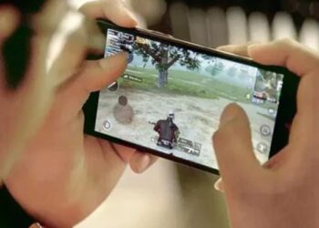 ಪಬ್​ಜಿ ಹುಚ್ಚಿಗೆ ಬಾಲಕನಿಂದ ಹುಸಿ ಬಾಂಬ್ ಕರೆ: ಬೆಂಗಳೂರಲ್ಲಿ 90 ನಿಮಿಷಗಳ ಕಾಲ ರೈಲು ಸ್ಥಗಿತ..!!