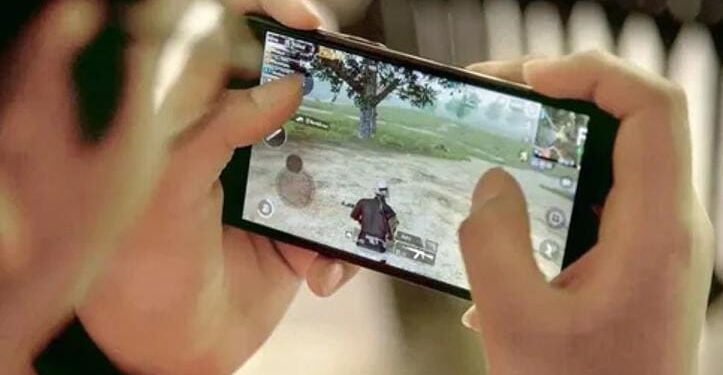 ಪಬ್​ಜಿ ಹುಚ್ಚಿಗೆ ಬಾಲಕನಿಂದ ಹುಸಿ ಬಾಂಬ್ ಕರೆ: ಬೆಂಗಳೂರಲ್ಲಿ 90 ನಿಮಿಷಗಳ ಕಾಲ ರೈಲು ಸ್ಥಗಿತ..!!