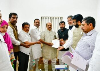 ಕರ್ನಾಟಕ ಕಾಂಗ್ರೆಸ್‌ನ ಮುಸಲ್ಮಾನ ಶಾಸಕರಿಂದ ಎಸ್.ಡಿ.ಪಿ.ಐ. ಮತ್ತು ಪಿ.ಎಫ್.ಐ. ನಿಷೇಧಿಸುವಂತೆ ಮುಖ್ಯಮಂತ್ರಿಗಳಿಗೆ ಮನವಿ..!!