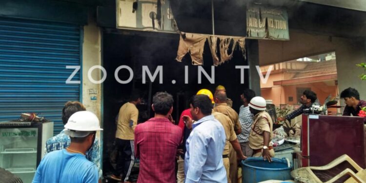 ಪುತ್ತೂರು: ಶಾರ್ಟ್ ಸರ್ಕ್ಯೂಟ್ ನಿಂದಾಗಿ ಫ್ರಿಡ್ಜ್ ರಿಪೇರಿ ಅಂಗಡಿಗೆ ಬೆಂಕಿ..!!