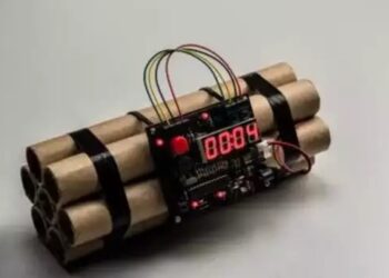 ಬೆಂಗಳೂರಿನ 4 ಶಾಲೆಗಳಲ್ಲಿ ಬಾಂಬ್ ಇಟ್ಟಿರುವುದಾಗಿ ಇ-ಮೇಲ್ ಬೆದರಿಕೆ; ಪೊಲೀಸರಿಂದ ಹೈ ಅಲರ್ಟ್