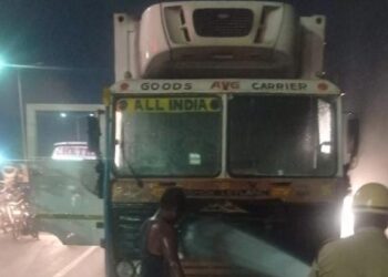 ಪಣಂಬೂರು: ಕಂಟೈನರ್ ಲಾರಿಯಲ್ಲಿ ಏಕಾಏಕಿ ಬೆಂಕಿ: ತಪ್ಪಿದ ಭಾರೀ ಅನಾಹುತ..!!