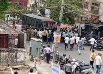 ಶಿವಮೊಗ್ಗದಲ್ಲಿ ಬಿಗುವಿನ ವಾತಾವರಣ: ಸಚಿವ ಈಶ್ವರಪ್ಪಗೆ ಯುವ ಕಾಂಗ್ರೆಸ್ ಮುತ್ತಿಗೆ ಯತ್ನ..!!