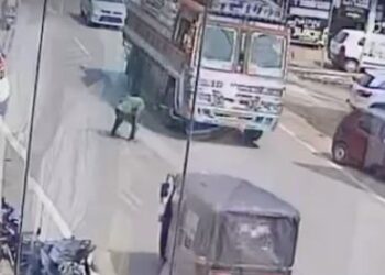 ಸುಳ್ಯ: ಚಲಿಸುತ್ತಿದ್ದ ಲಾರಿಯಡಿ ಹಾರಿ ಆತ್ಮಹತ್ಯೆಗೆ ಯತ್ನಿಸಿದ ಯುವಕ ಸಾವು