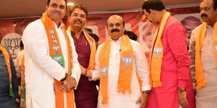 ‘ಕಾಂಗ್ರೆಸ್’ ತೊರೆದ ಒಂದು ಗಂಟೆಯೊಳಗೆ ‘ಕಮಲ’ ಹಿಡಿದ ಪ್ರಮೋದ್ ಮಧ್ವರಾಜ್..!!