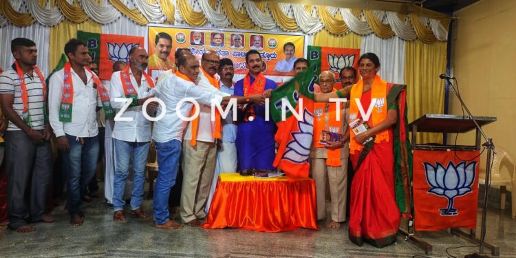 ಪುತ್ತೂರು: ಬಿಜೆಪಿ ರಾಜ್ಯಾಧ್ಯಕ್ಷ ನಳಿನ್ ಕುಮಾರ್ ಉಪಸ್ಥಿತಿಯಲ್ಲಿ ಕಾಂಗ್ರೆಸ್ ಮುಖಂಡರು ಬಿಜೆಪಿಗೆ ಸೇರ್ಪಡೆ..!!