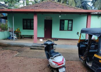 ವಿಟ್ಲ: ಹಂಚು ತೆಗೆದು ಮನೆಯೊಳಗೆ ನುಗ್ಗಿ ಕಳ್ಳತನ: ಲಕ್ಷಾಂತರ ರೂ. ಮೌಲ್ಯದ ಚಿನ್ನಾಭರಣ, ನಗದು ದೋಚಿ ಪರಾರಿ..!!