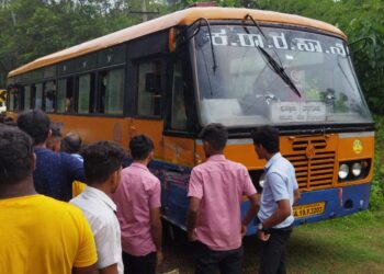 ಸವಣೂರು: ಕೆ.ಎಸ್.ಆರ್.ಟಿ.ಸಿ ಬಸ್ ಮತ್ತು ಪಿಕಪ್ ನಡುವೆ ಡಿಕ್ಕಿ..!!