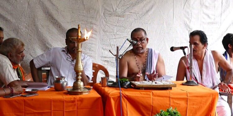 ಮಂಗಳೂರು: ‘ಮಳಲಿಯ ಆ ಜಾಗ ಒಂದು ಮಠಕ್ಕೆ ಸಂಬಂಧಿಸಿದ ಕ್ಷೇತ್ರ’ – ತಾಂಬೂಲ ಪ್ರಶ್ನೆಗೆ ದೈವಜ್ಞರಿಂದ ಉತ್ತರ