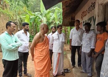 ವಿಟ್ಲ: ಸಾವನ್ನಪ್ಪಿದ ಬಾಲಕಿ ಮನೆಗೆ ಒಡಿಯೂರು ಶ್ರೀ ಭೇಟಿ; ಇಂತಹ ಘಟನೆ ಮರುಕಳಿಸಬಾರದು, ಈ ಕೃತ್ಯಕ್ಕೆ ಕುಮ್ಮಕ್ಕು ನೀಡಿದವರಿಗೂ ಶಿಕ್ಷೆಯಾಗಬೇಕು..!!