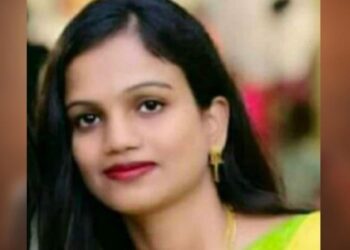 ಮೈಸೂರು: ಸೆಲ್ಫಿ ತೆಗೆದುಕೊಳ್ಳುವ ವೇಳೆ ಗಂಡನ ಎದುರೇ ನೀರುಪಾಲಾದ ಪತ್ನಿ..!!