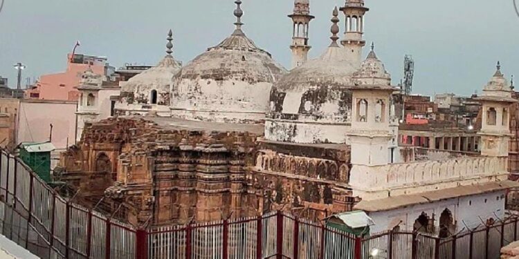 ಗ್ಯಾನವಾಪಿಯಲ್ಲಿ ಮಸೀದಿಯಲ್ಲಿ ಶಿವಲಿಂಗ ಪತ್ತೆ: ಸಿ.ಆರ್.ಪಿ.ಎಫ್. ನಿಂದ ರಕ್ಷಣೆಗೆ ಕೋರ್ಟ್​ ಆದೇಶ