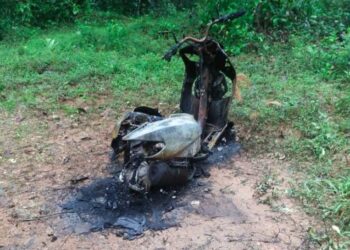 ಬಂಟ್ವಾಳ: ರಸ್ತೆ ಬದಿ ನಿಲ್ಲಿಸಿದ್ದ ಬೈಕ್‌ಗೆ ಕಿಡಿಗೇಡಿಗಳಿಂದ ಬೆಂಕಿ..!!