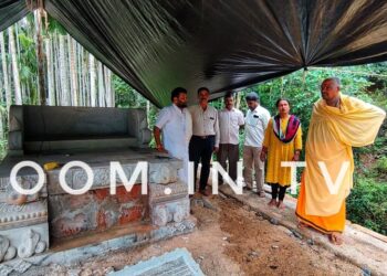 ಮುಂಡೂರು: ವಿವಾದಿತ ನಾಗನ ಕಟ್ಟೆಗೆ ಮಾಣಿಲ ಶ್ರೀ ಭೇಟಿ: ತಕ್ಷಣಕ್ಕೆ ಕಾಮಗಾರಿ ನಿಲ್ಲಿಸುವಂತೆ ಹಾಗೂ ದೈವಜ್ಞರ ಮುಖಾಂತರ ಪ್ರಶ್ನಾಚಿಂತನೆ ನಡೆಸುವಂತೆ ಸೂಚನೆ