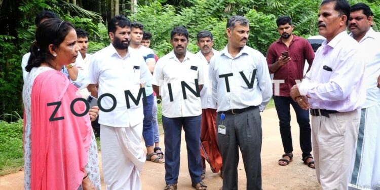 ಮುಂಡೂರು: ವಿವಾದಿತ ನಾಗನಕಟ್ಟೆಗೆ ಧಾರ್ಮಿಕ ದತ್ತಿ ಇಲಾಖೆಯ ಅಧಿಕಾರಿಗಳು ಭೇಟಿ: ಸೂಕ್ತ ಕ್ರಮದ ಭರವಸೆ