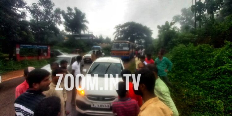 ಉಪ್ಪಿನಂಗಡಿ: ಕೆ.ಎಸ್.ಆರ್.ಟಿ.ಸಿ ಬಸ್ ಗೆ ಹಿಂದಿನಿಂದ  ಡಿಕ್ಕಿ ಹೊಡೆದ ಕಾರು..!!